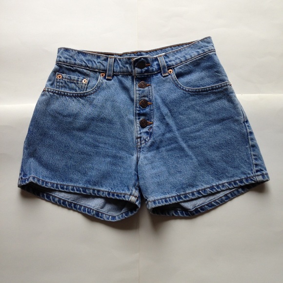 black levi shorts